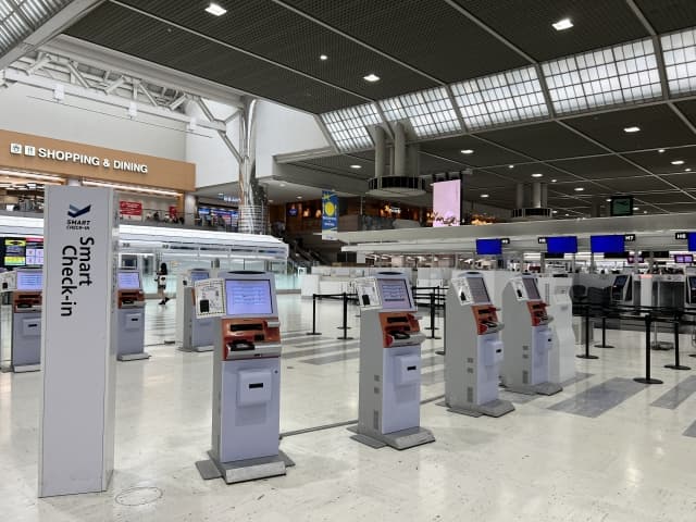 成田空港スマートチェックイン機